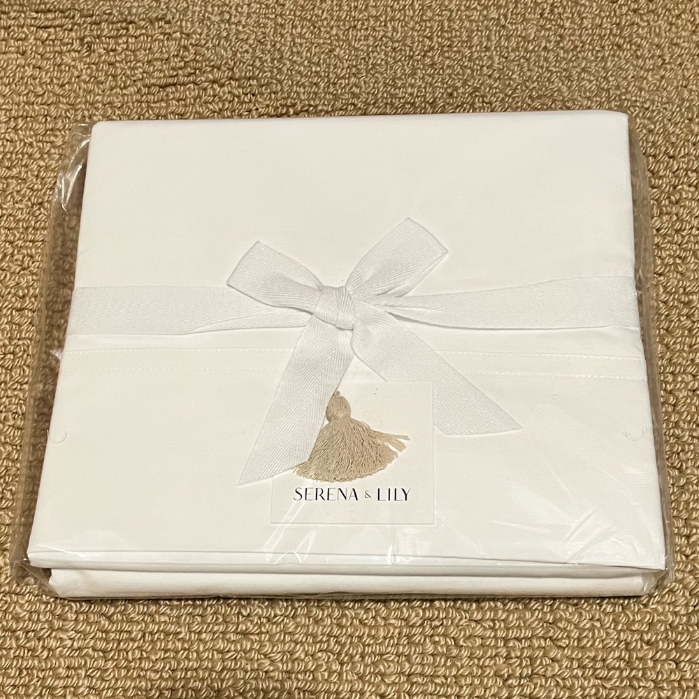 Essential percale sheeting. Flat; twin size.